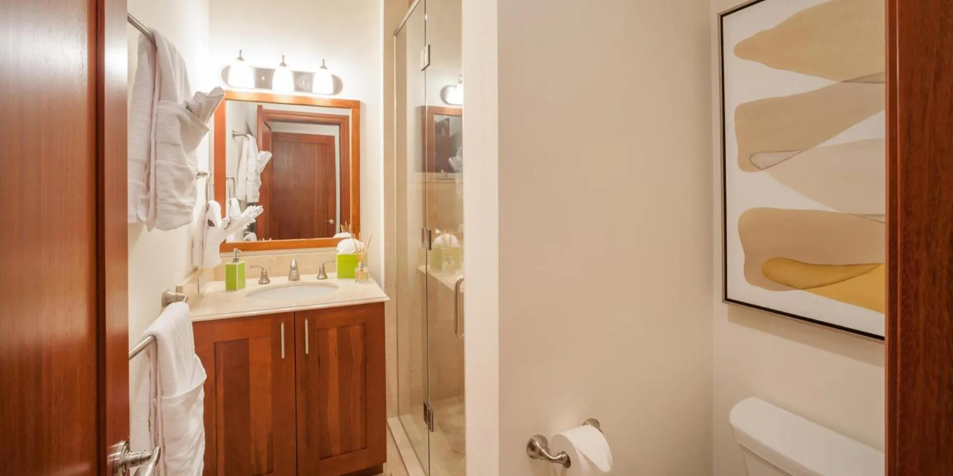 Casa Luna 17 - Gated Seaside Village With Shared Pool, Jacquzi, & Beach Cove George Town 0*,  Cayman Islands